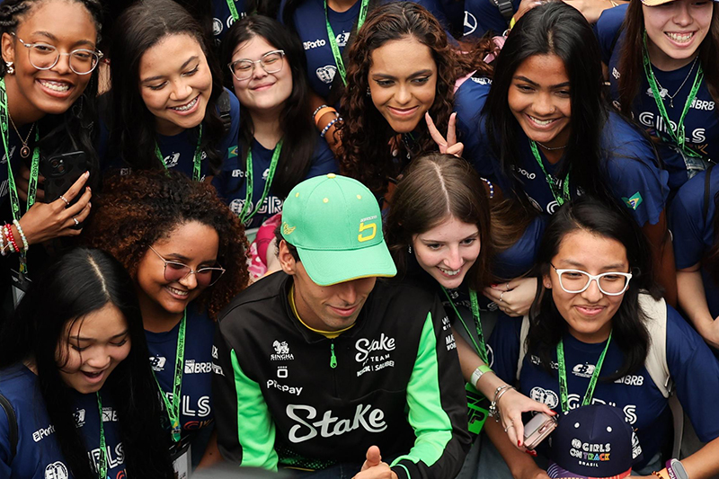 Brazilian F1 star Gabriel Bortoleto supports safe school journeys.